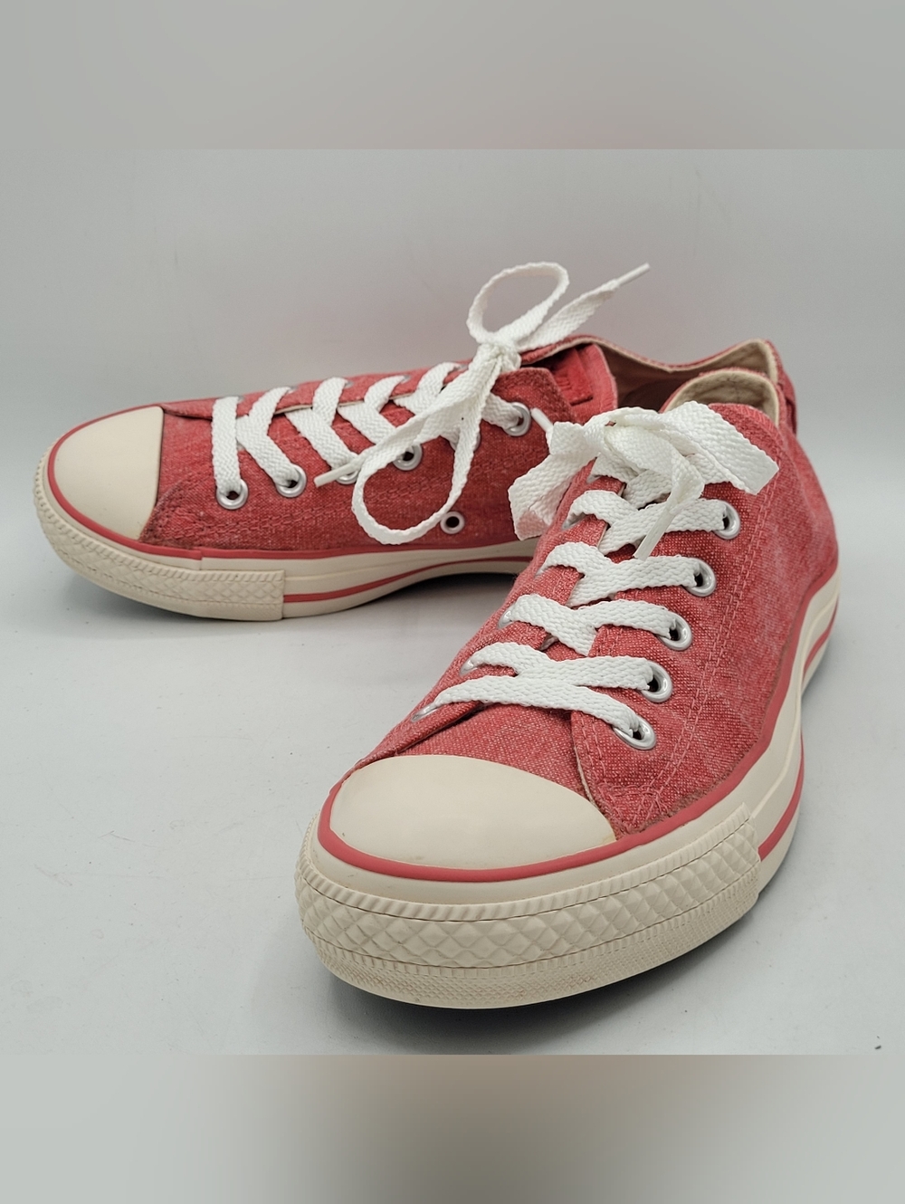 Converse Size 7 In Mens 9 In Womens - Picture 13 of 16